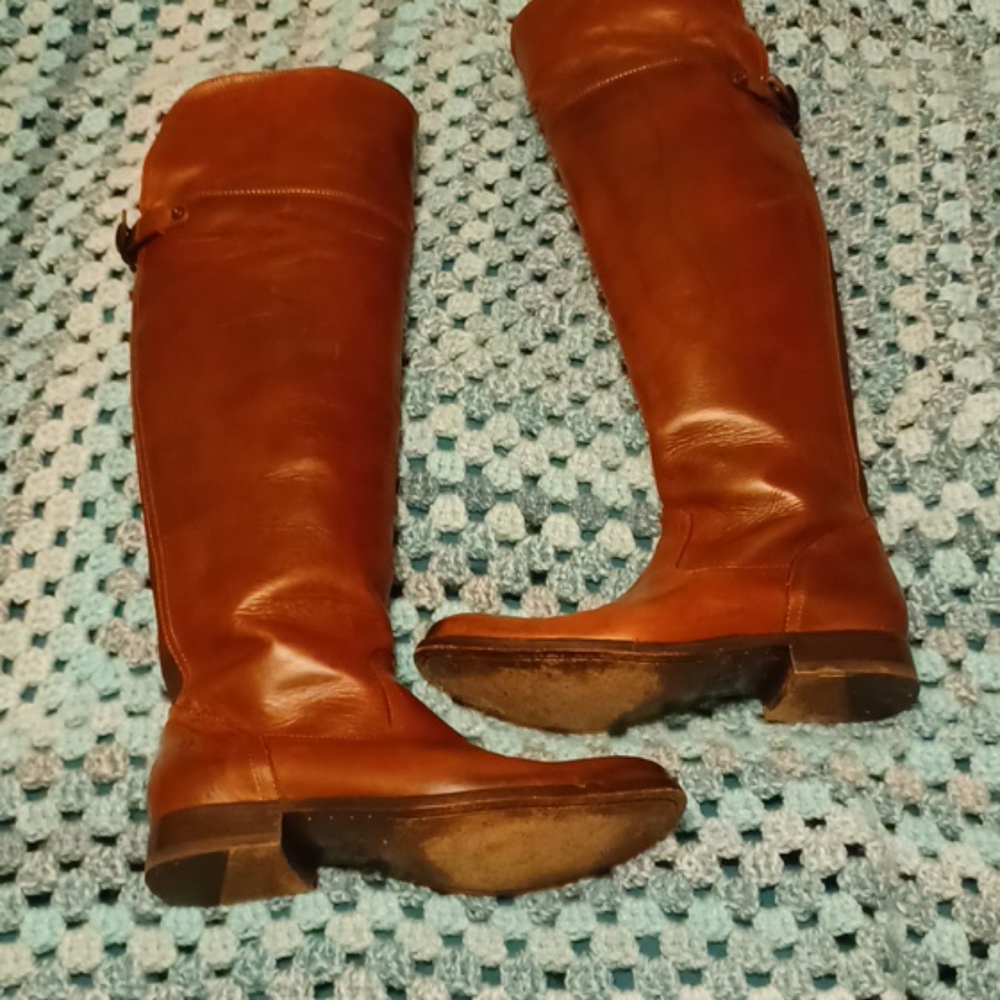 Frye boots. 👢